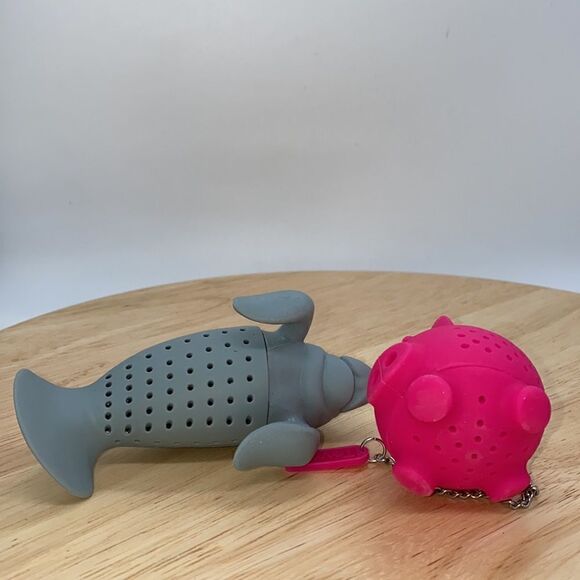 2 Silicone Tea Infusers 1 Gray Manatee 1 Pink Pig Tea Ball - Picture 3 of 4